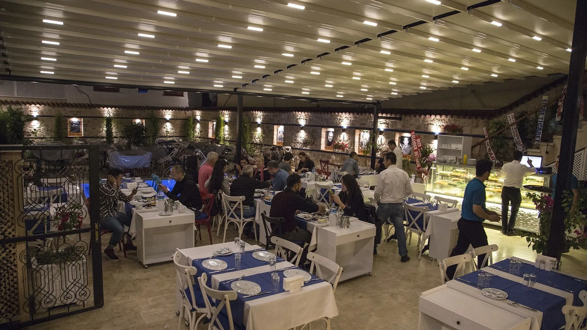 אנטליה Kervan Hotel