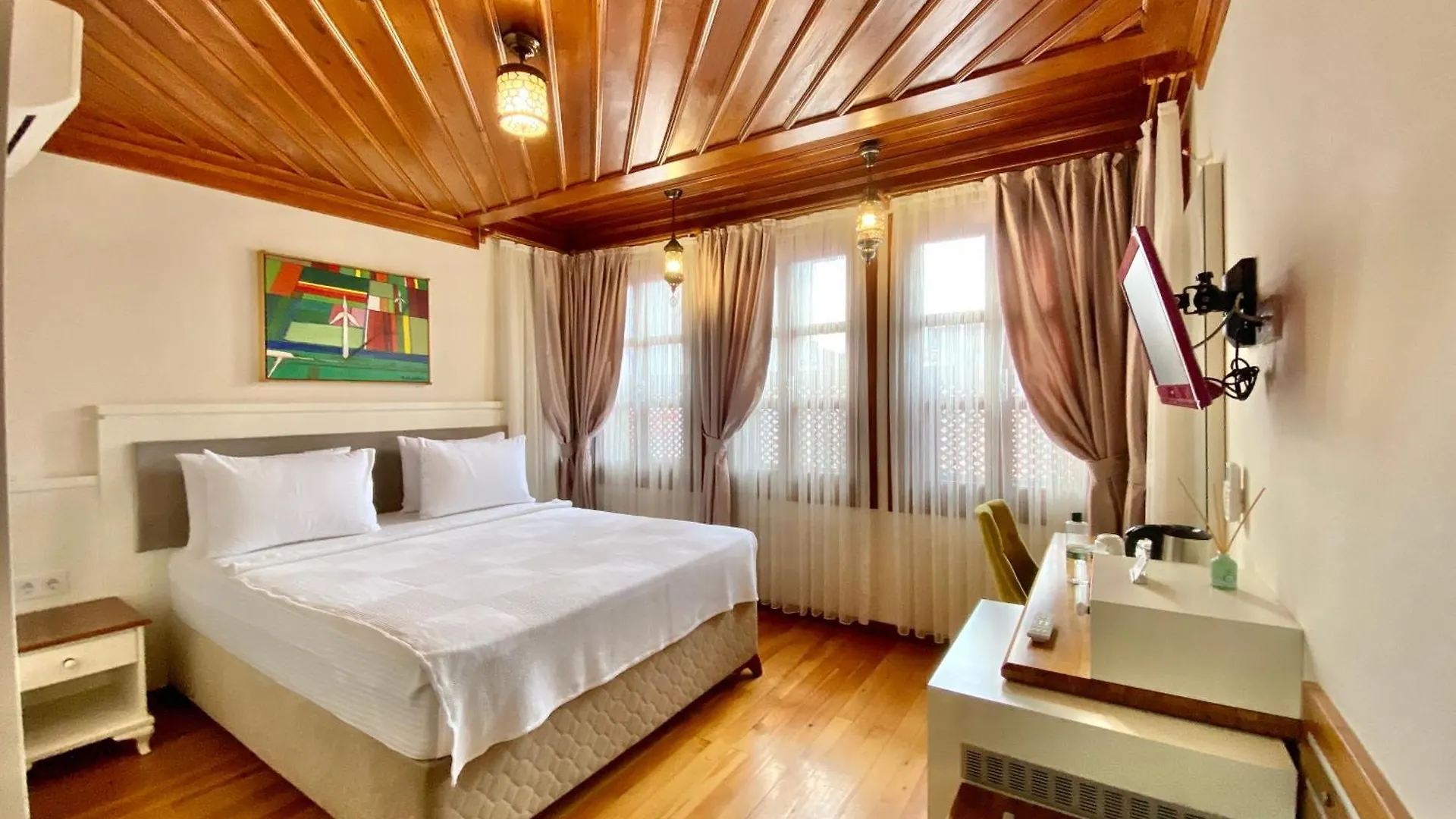 Kervan Hotel Antalya 2*,