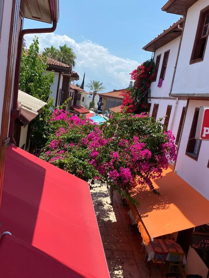 Kervan Hotel アンタルヤ