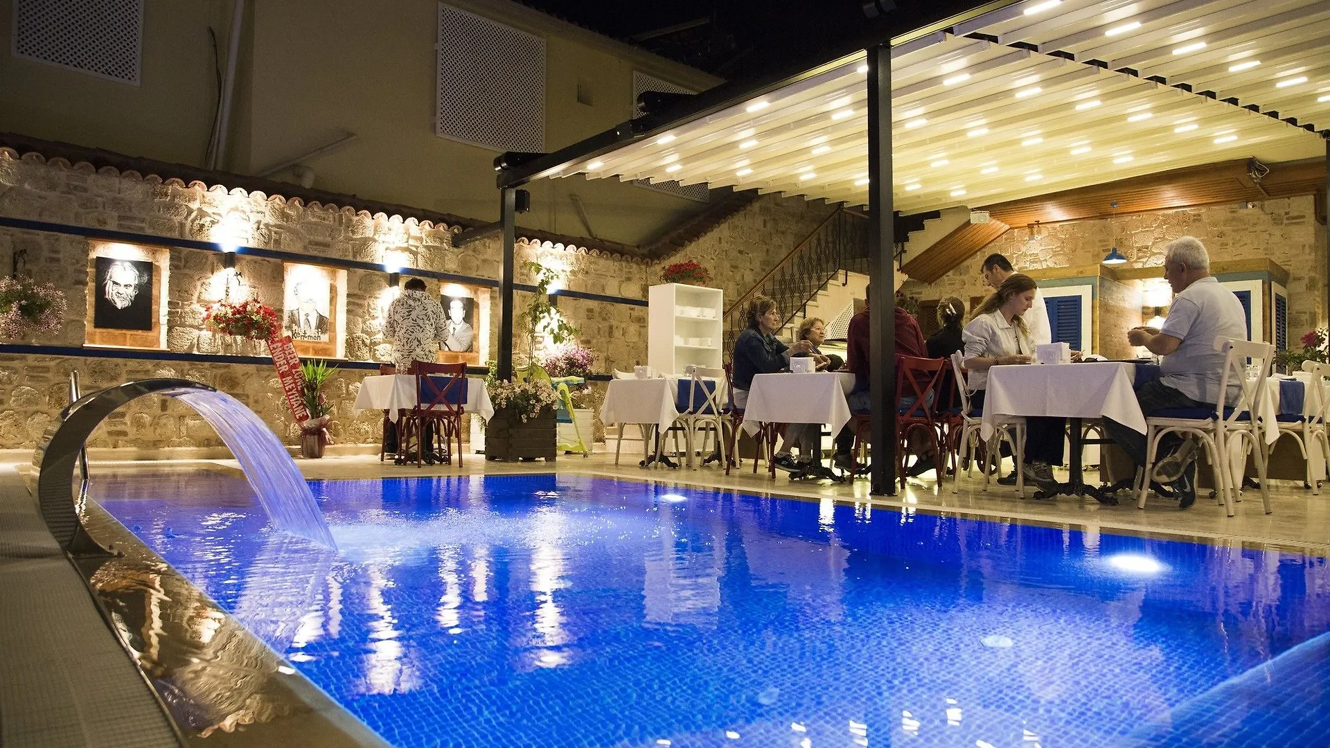 Kervan Hotel アンタルヤ トルコ