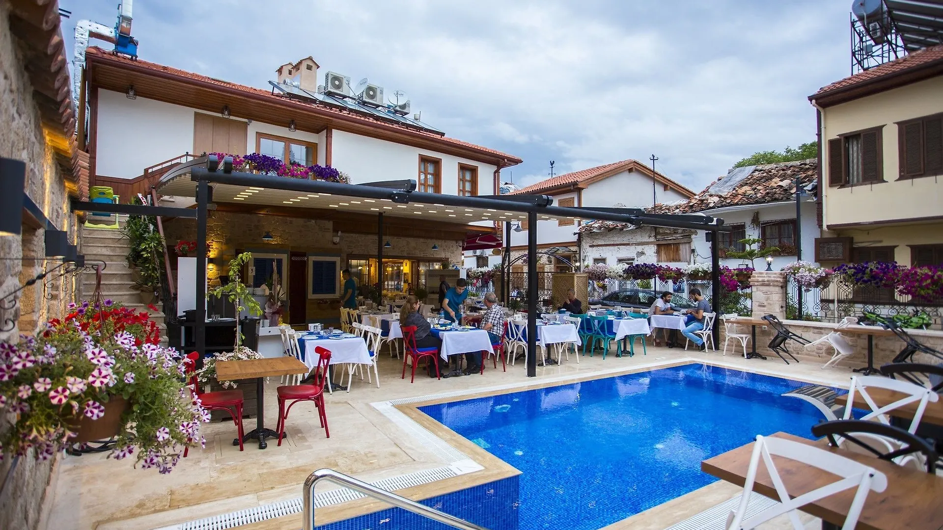 Kervan Hotel アンタルヤ